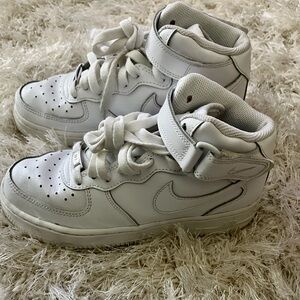 Big kids Nike Air Force mid